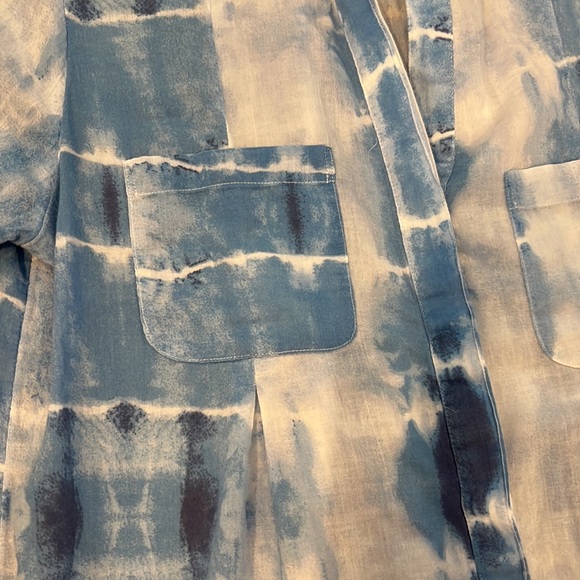 Lord & Taylor button down - Picture 4 of 5